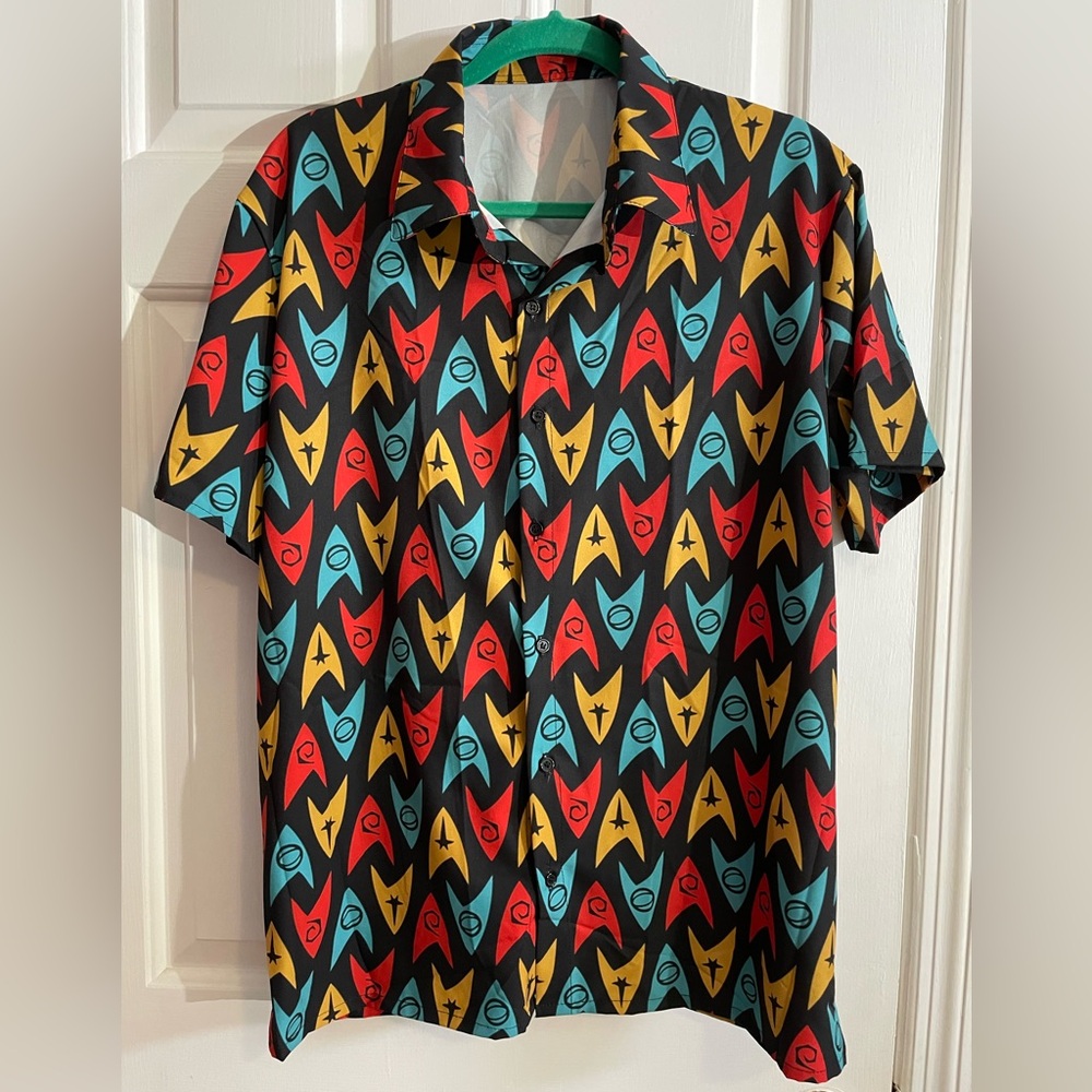 Men’s Medium (M) Star Trek insignia All Over Print Button Down Shirt